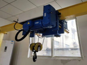 European single girder low headroom wire rope hoist overall look